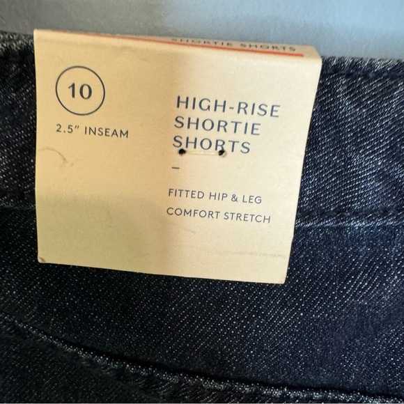 🔹5/$25🔹 Universal Thread NWT Dark Wash High Rise Shortie Jean Shorts. 2.5”. 10 - Picture 6 of 11